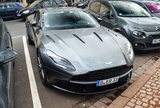 Aston Martin DB11