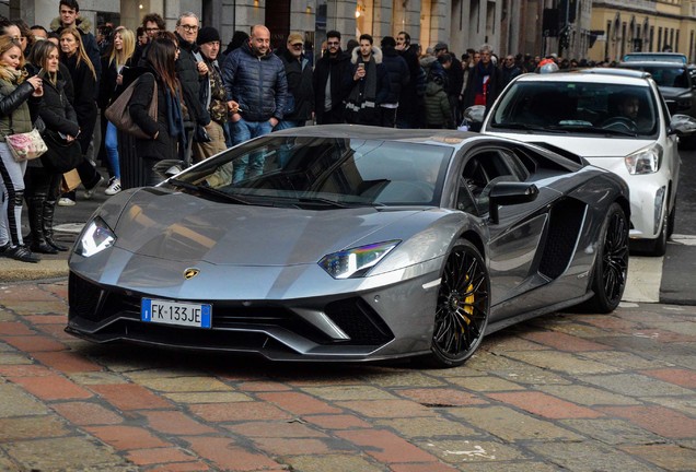 Lamborghini Aventador S LP740-4