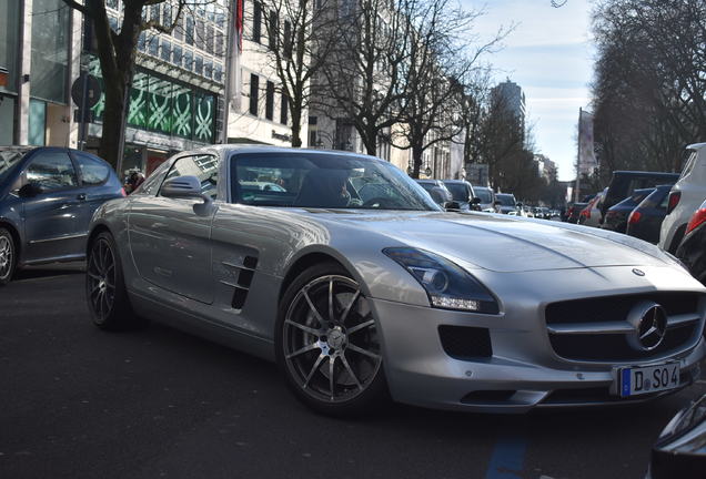 Mercedes-Benz SLS AMG