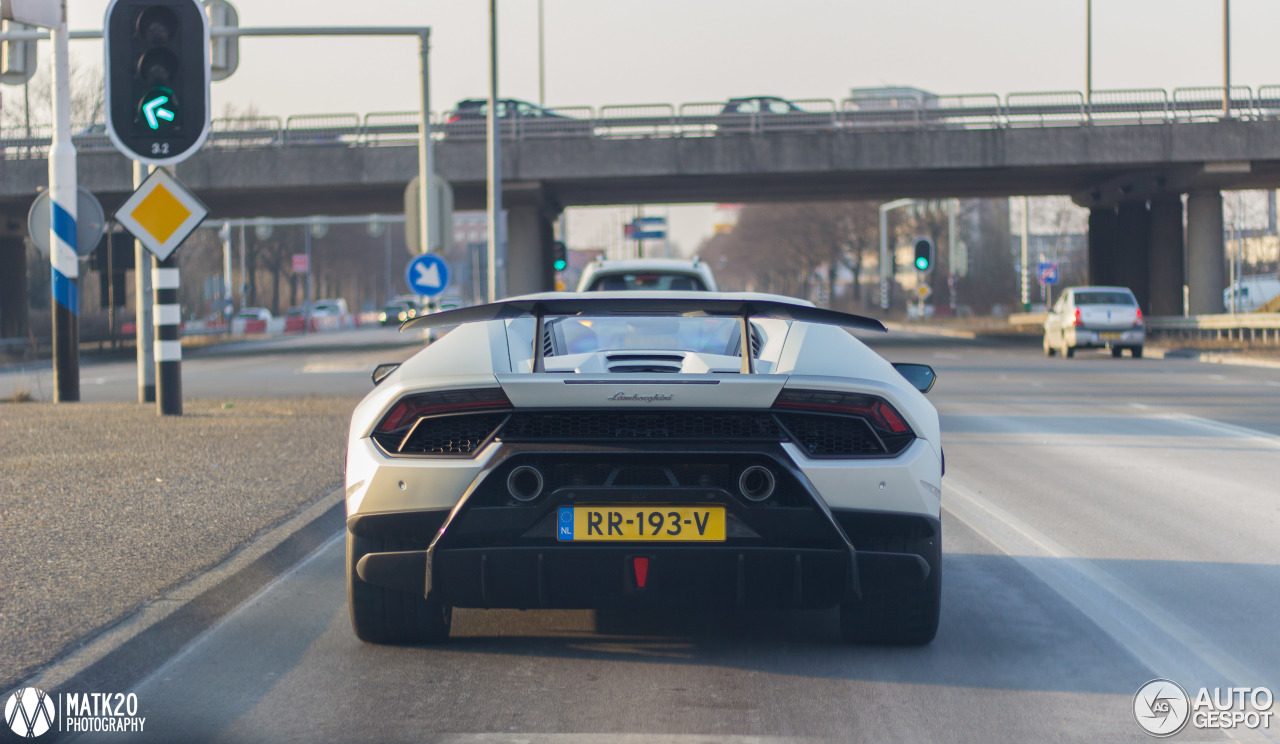 Lamborghini Huracán LP640-4 Performante