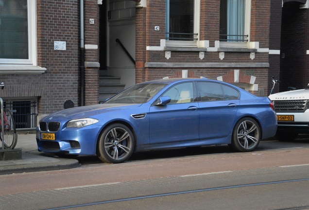 BMW M5 F10 2011