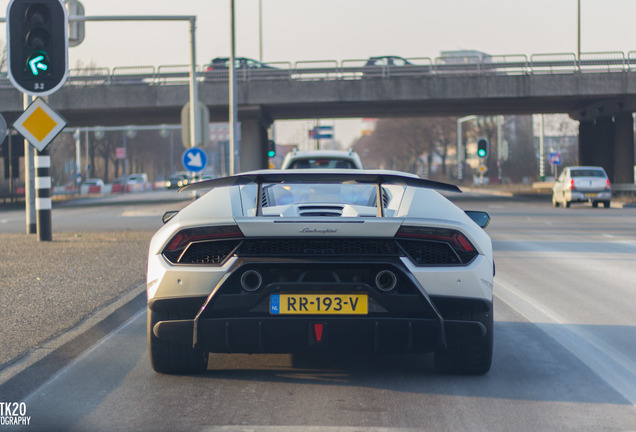 Lamborghini Huracán LP640-4 Performante