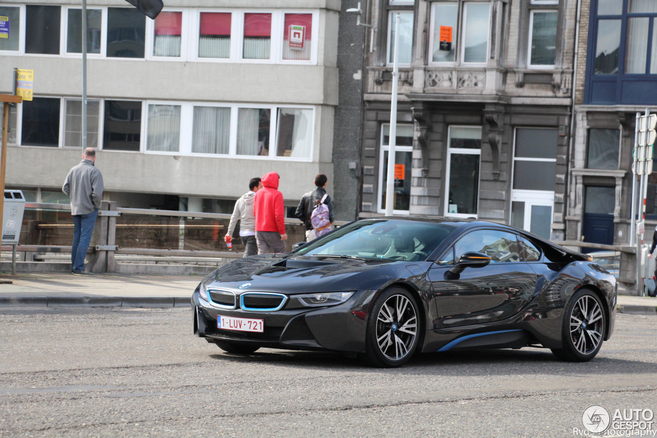 BMW i8