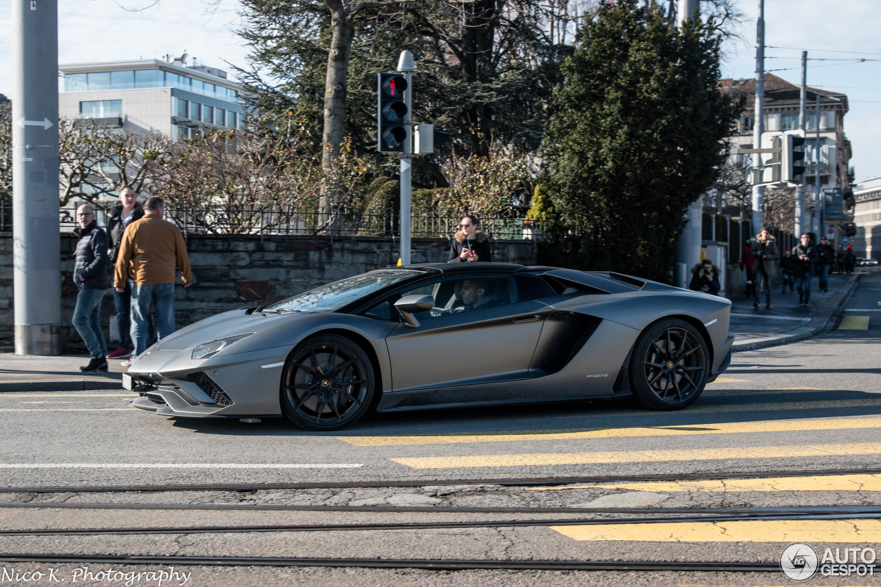 Lamborghini Aventador S LP740-4 Roadster