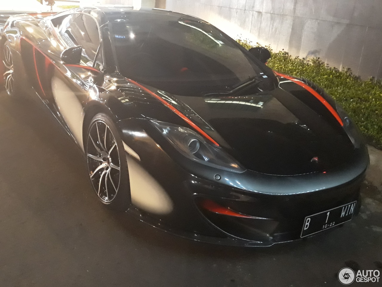 McLaren 12C Singapore Edition