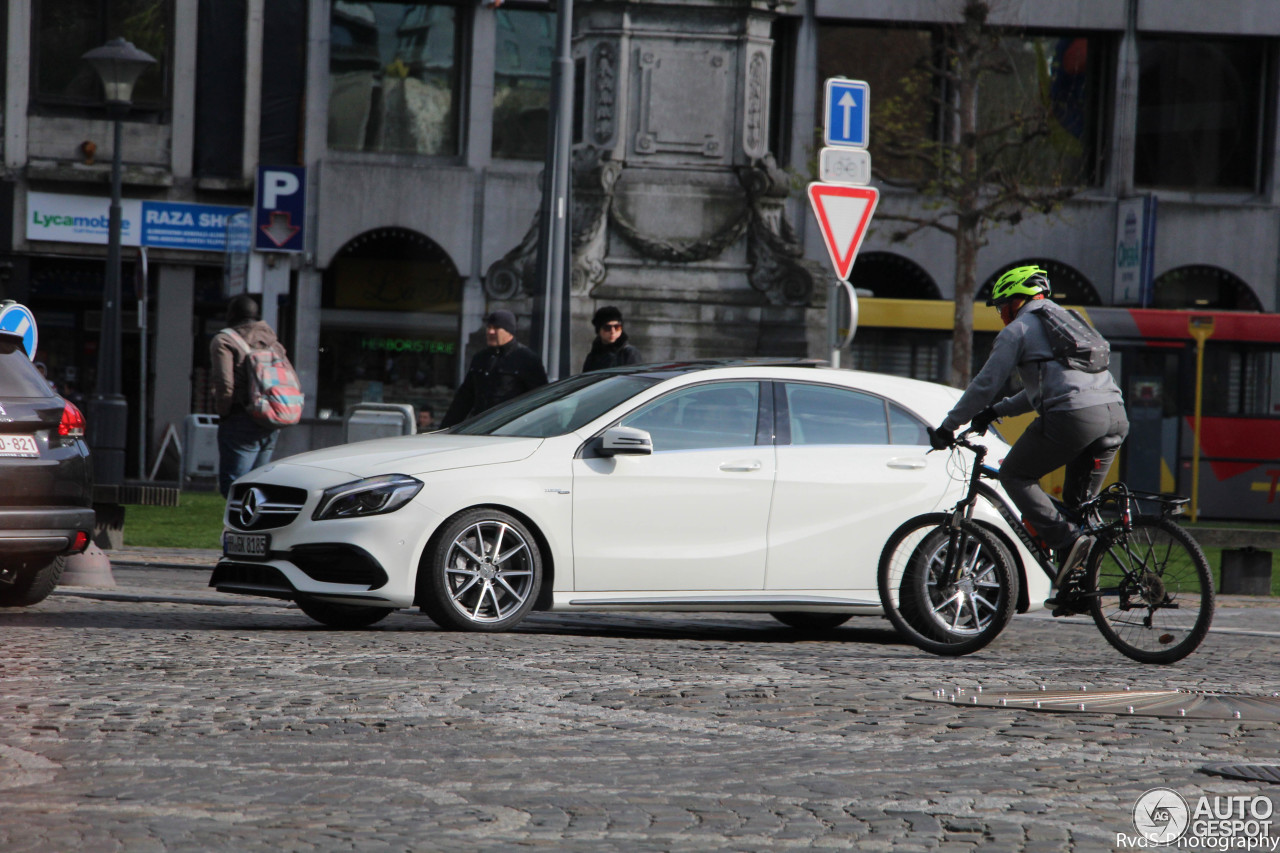 Mercedes-AMG A 45 W176 2015