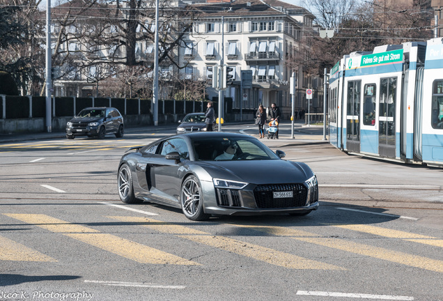 Audi R8 V10 Plus 2015