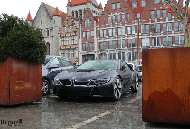 BMW i8