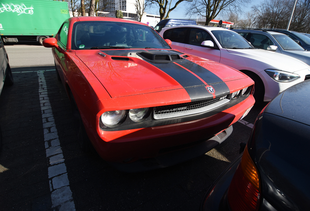 Dodge Challenger SRT-8