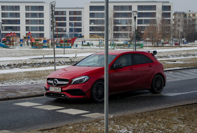 Mercedes-AMG A 45 W176 2015