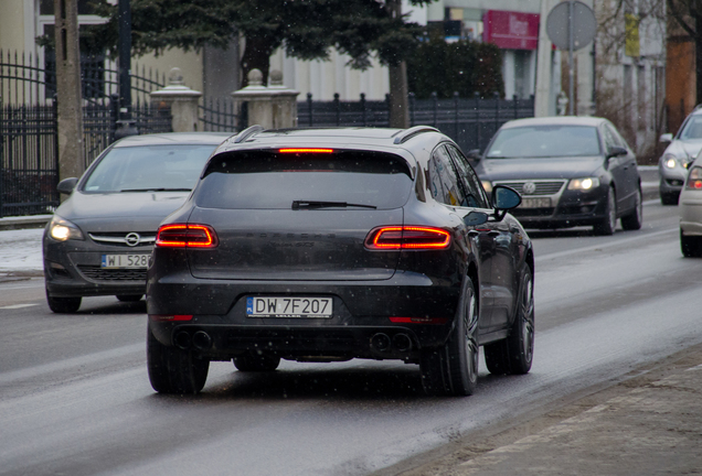 Porsche 95B Macan GTS