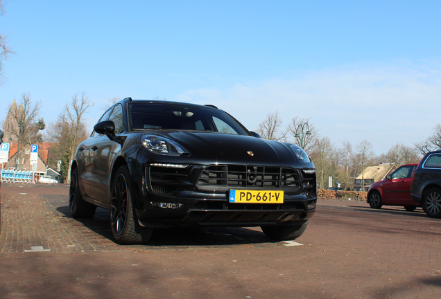 Porsche 95B Macan GTS