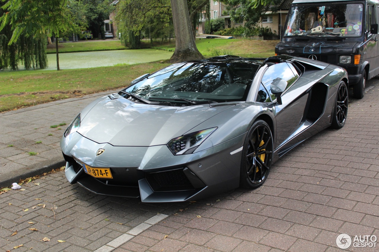 Lamborghini Aventador LP700-4 Roadster