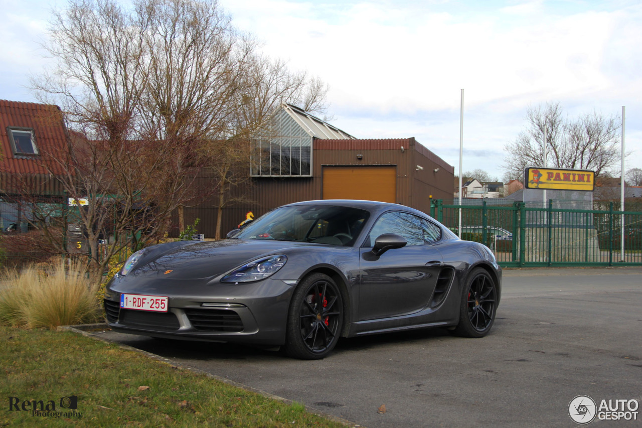 Porsche 718 Cayman S