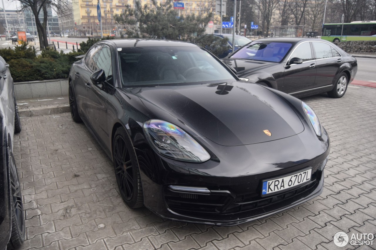 Porsche 971 Panamera Turbo