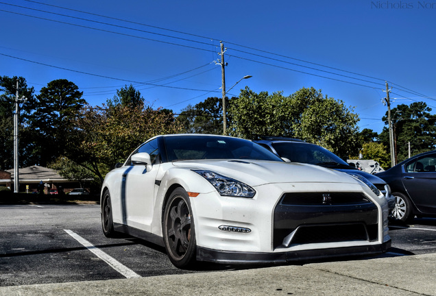 Nissan GT-R 2012