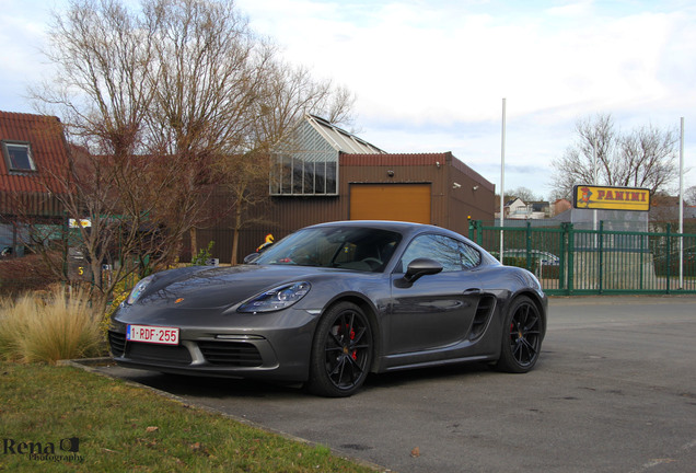 Porsche 718 Cayman S