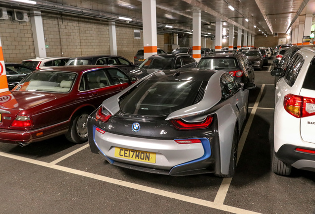 BMW i8