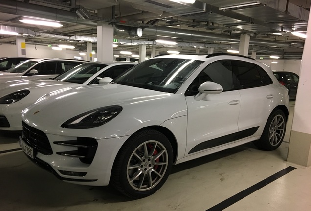 Porsche 95B Macan Turbo