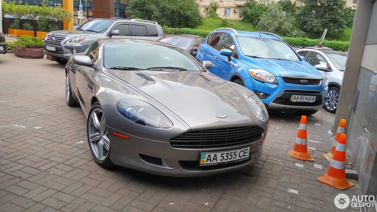 Aston Martin DB9