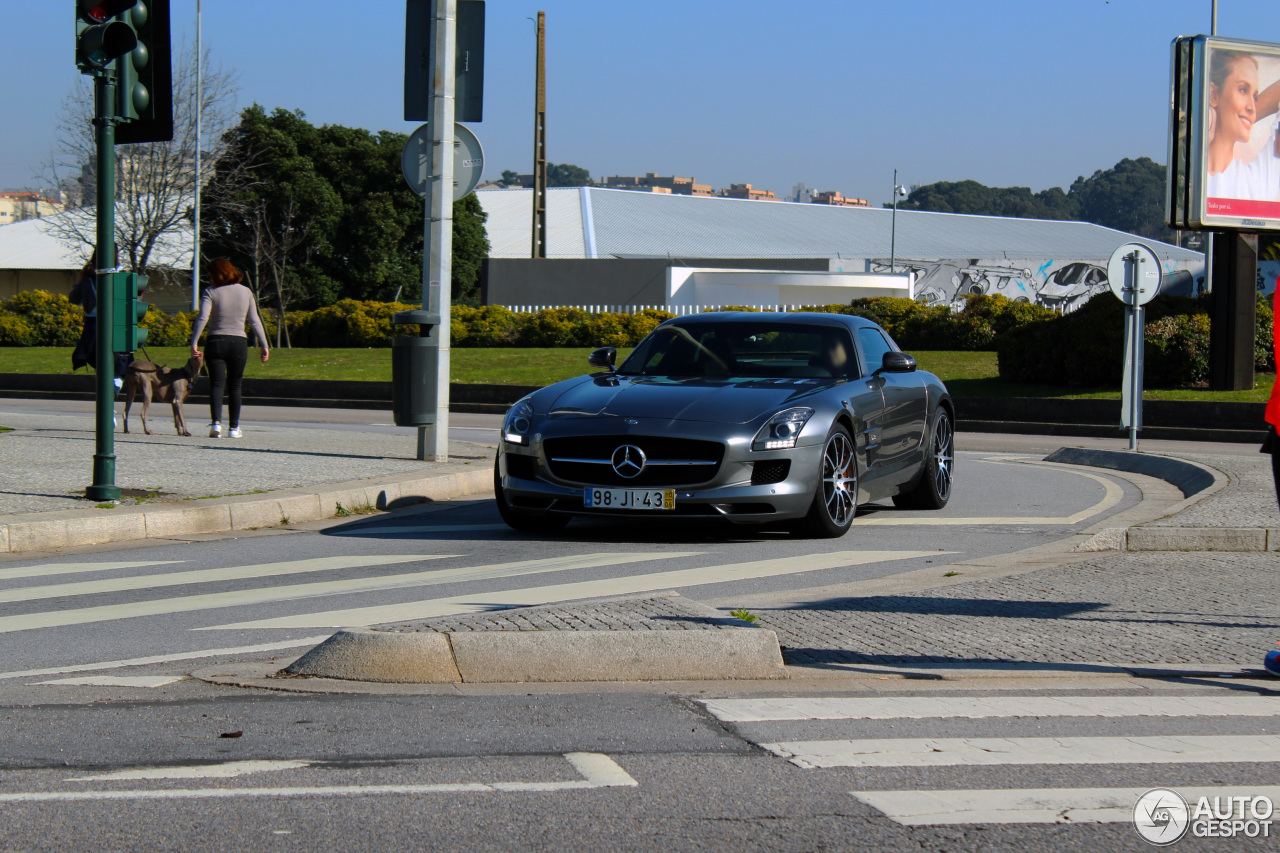 Mercedes-Benz SLS AMG