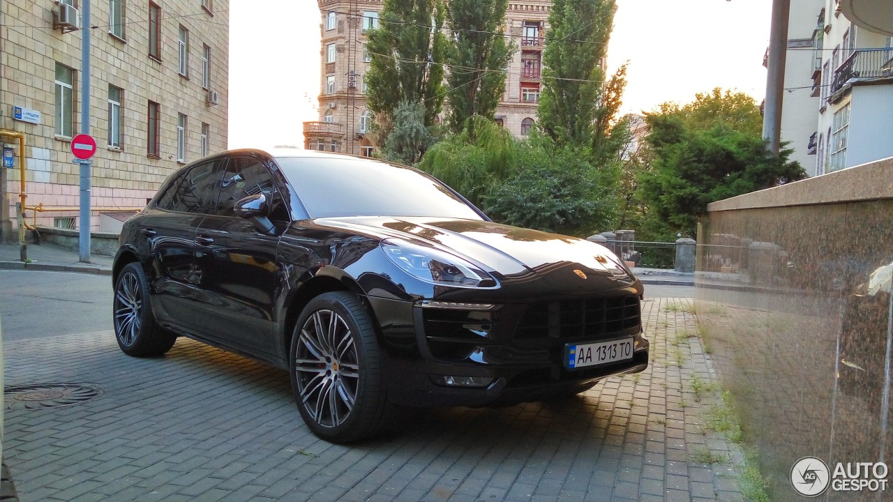 Porsche 95B Macan GTS