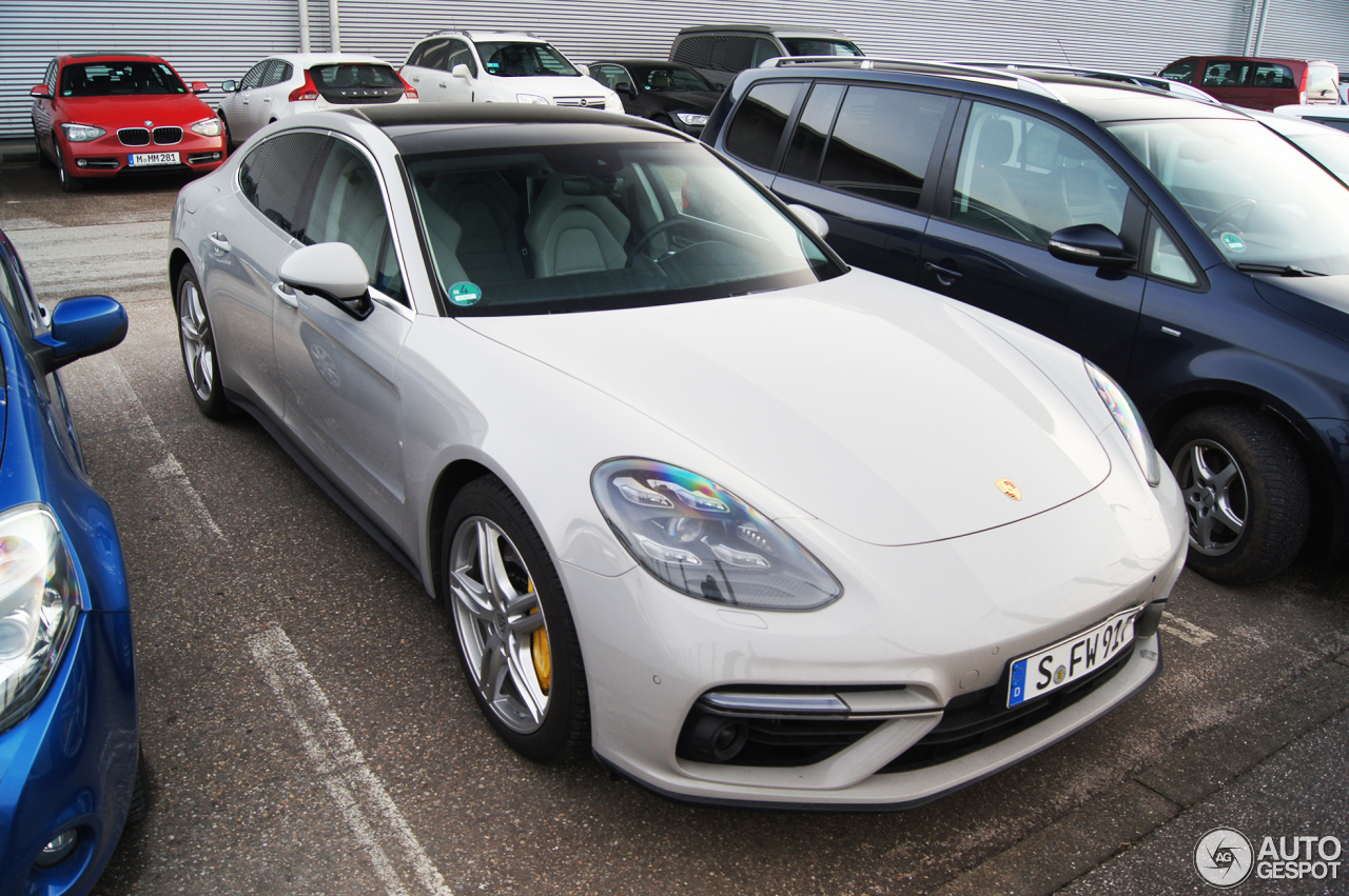 Porsche 971 Panamera Turbo