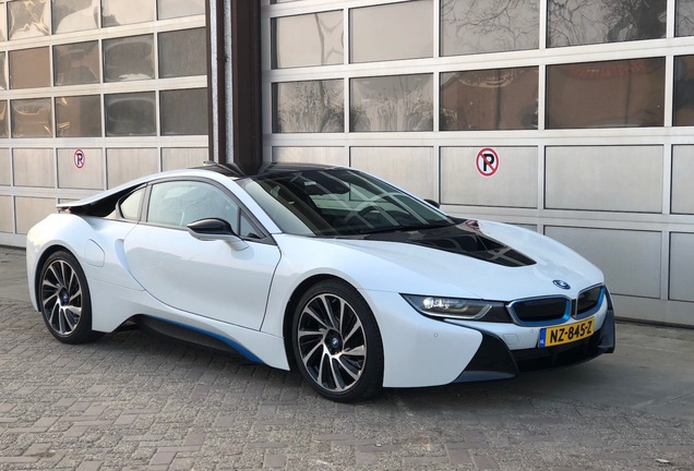 BMW i8