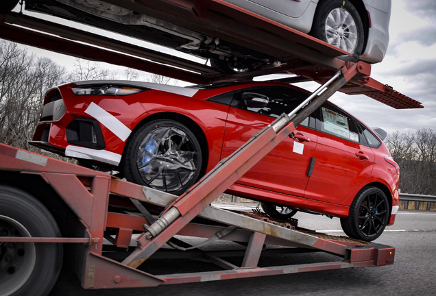 Ford Focus RS 2015 Race Red Edition 2018