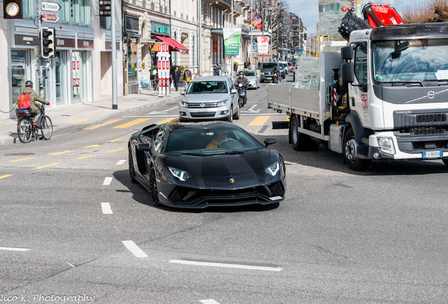 Lamborghini Aventador S LP740-4 Roadster