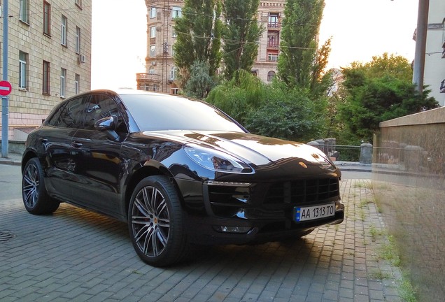 Porsche 95B Macan GTS