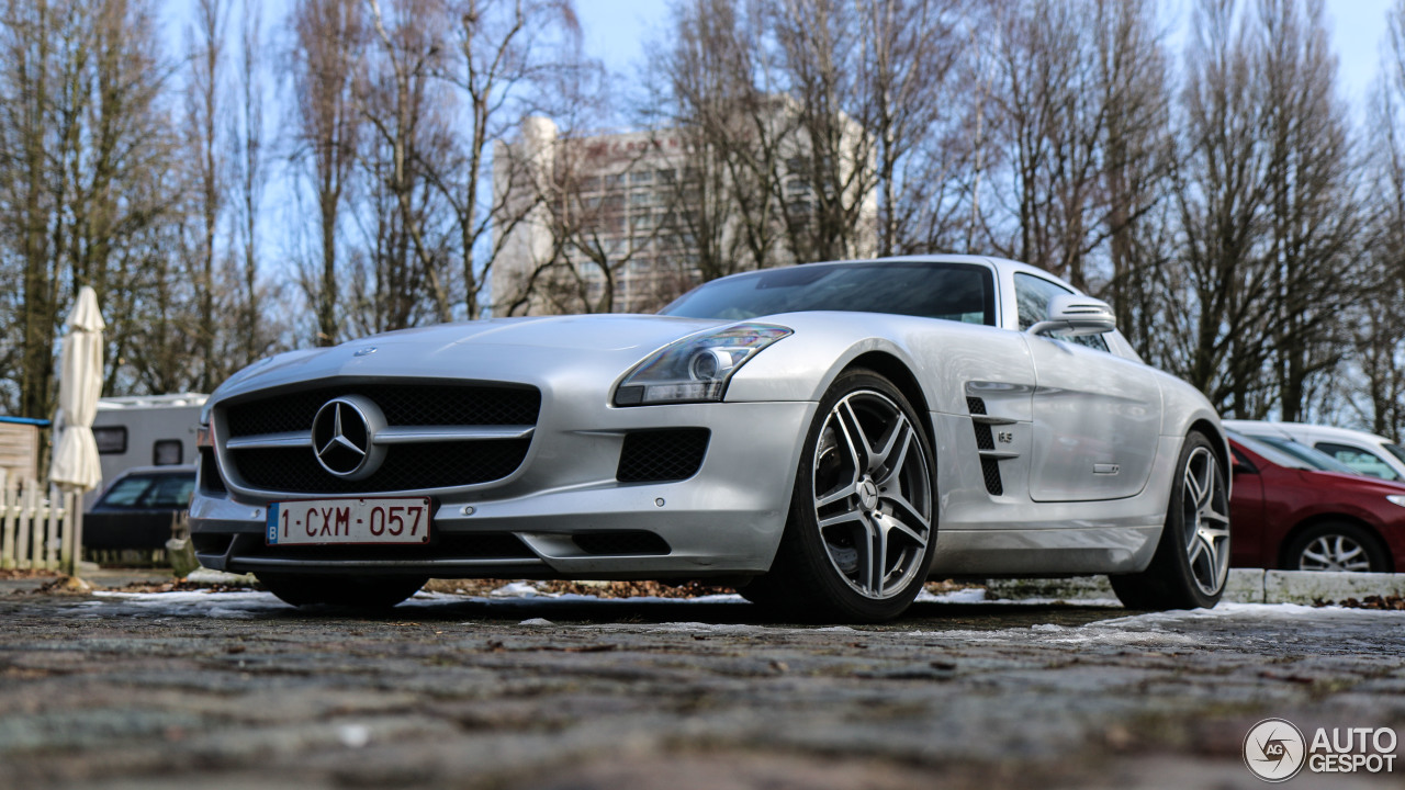 Mercedes-Benz SLS AMG