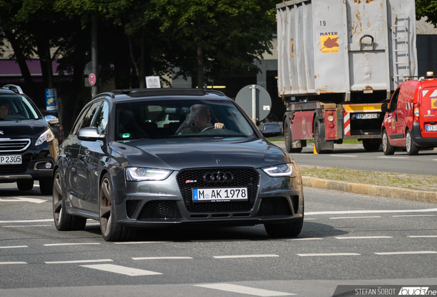 Audi RS4 Avant B8