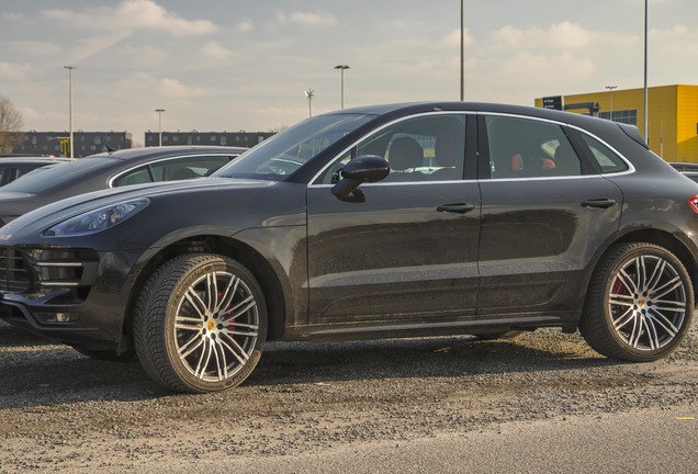 Porsche 95B Macan Turbo