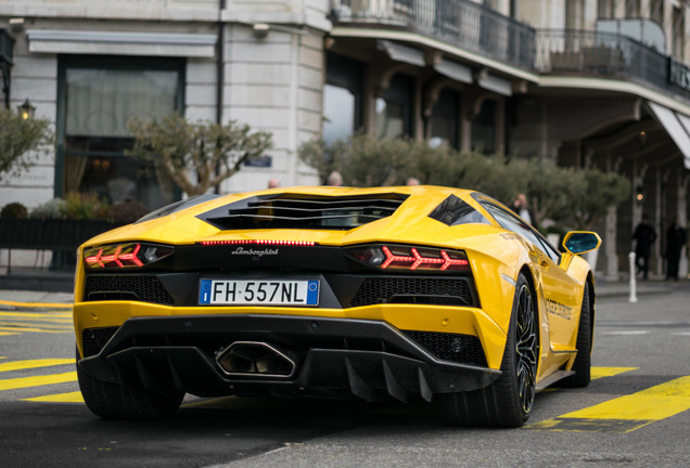 Lamborghini Aventador S LP740-4