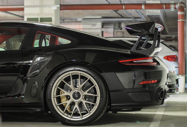 Porsche 991 GT2 RS Weissach Package