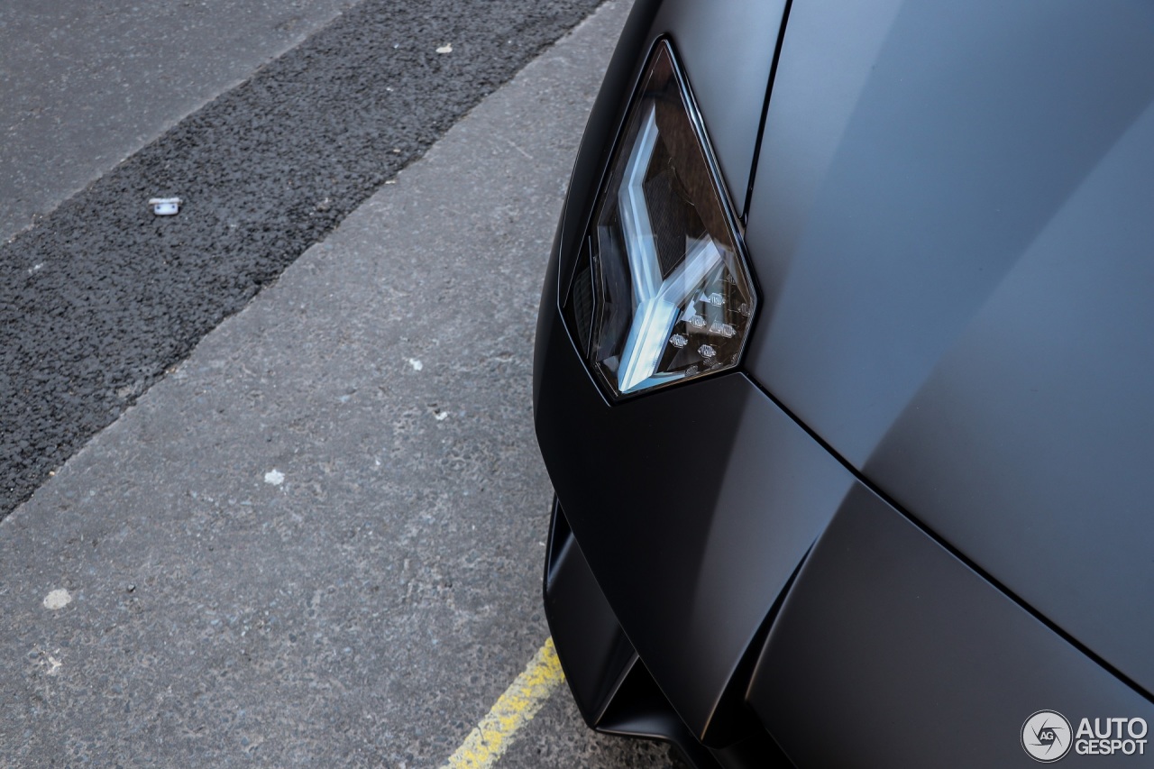 Lamborghini Aventador LP750-4 SuperVeloce Roadster