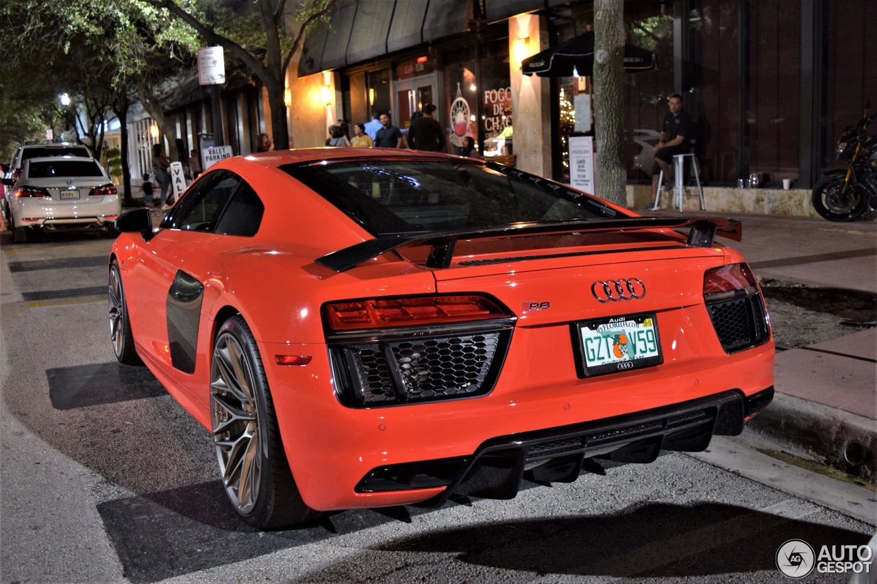 Audi R8 V10 Plus 2015