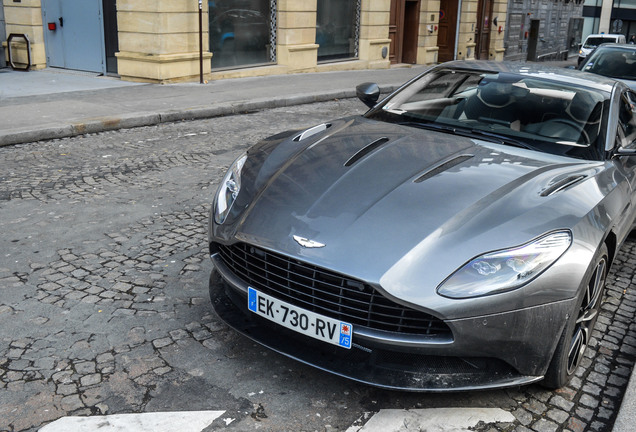 Aston Martin DB11