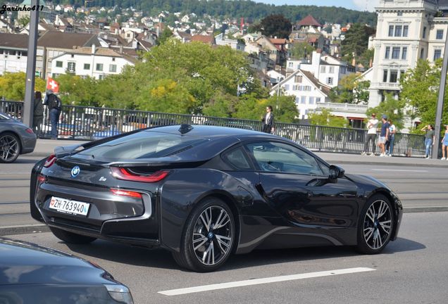 BMW i8