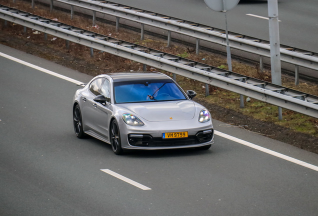 Porsche 971 Panamera Turbo