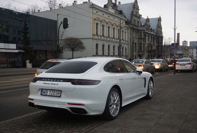 Porsche 971 Panamera Turbo S E-Hybrid