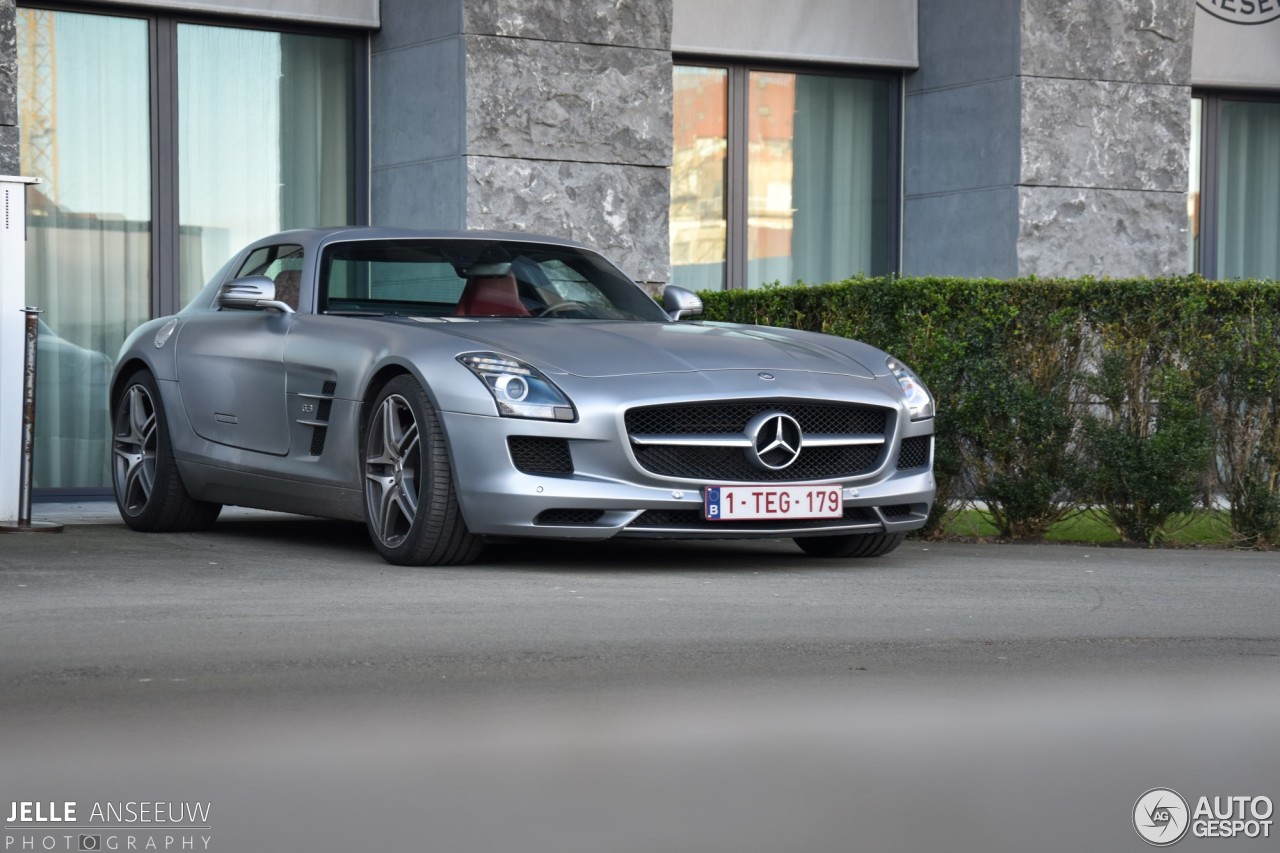 Mercedes-Benz SLS AMG