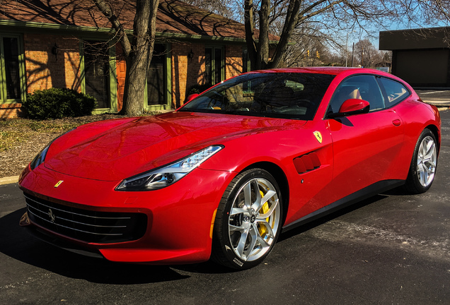 Ferrari GTC4Lusso T