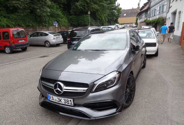 Mercedes-AMG A 45 W176 2015