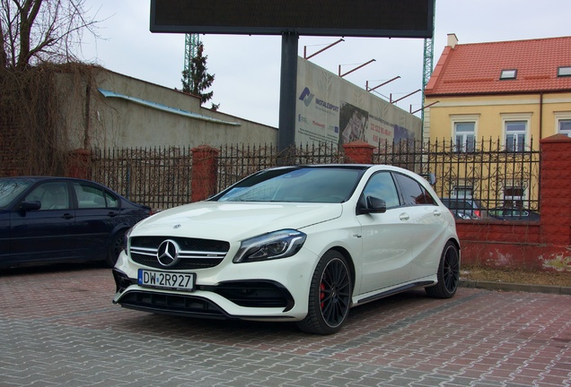 Mercedes-AMG A 45 W176 2015