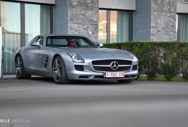 Mercedes-Benz SLS AMG