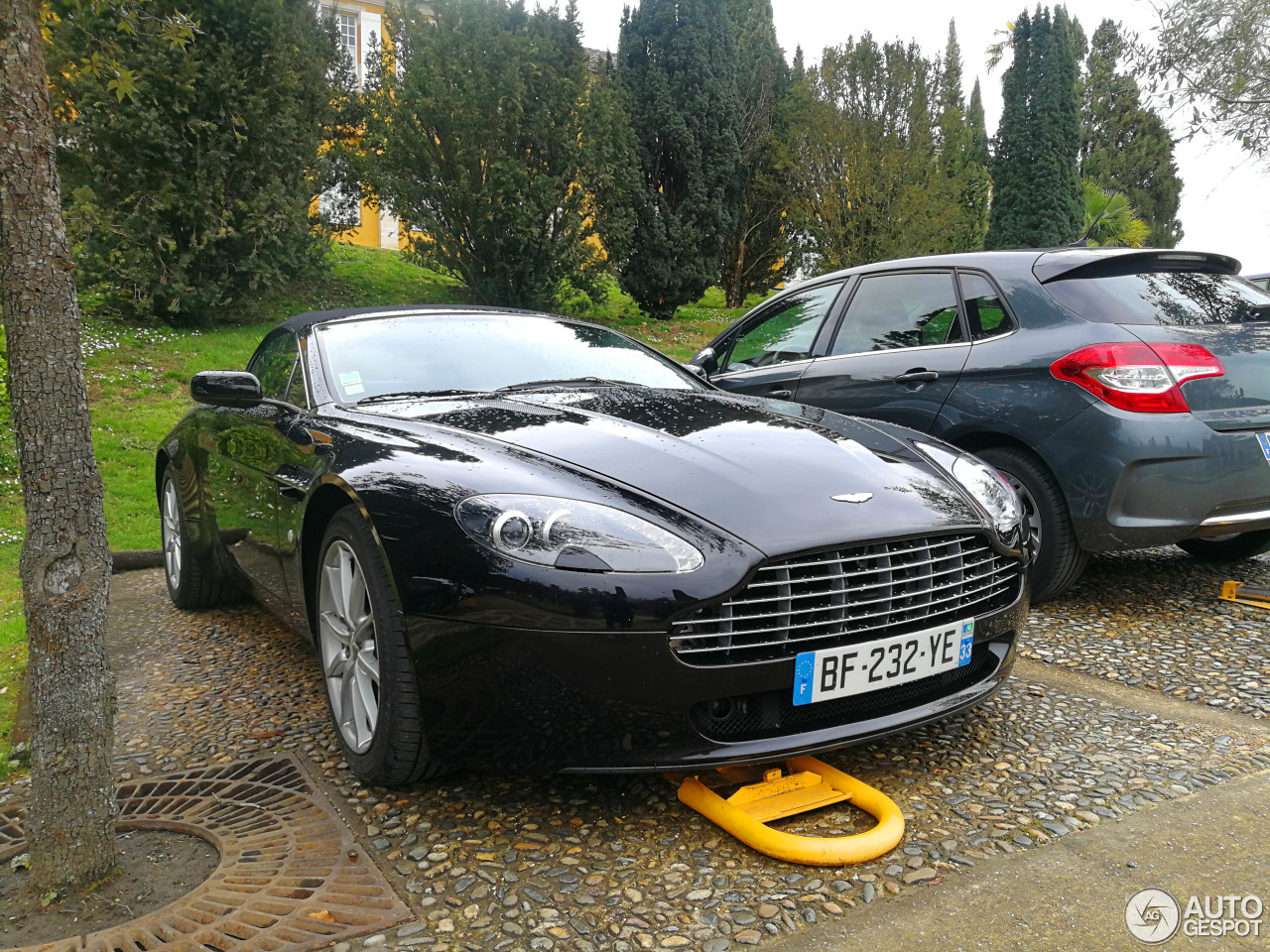 Aston Martin V8 Vantage Roadster