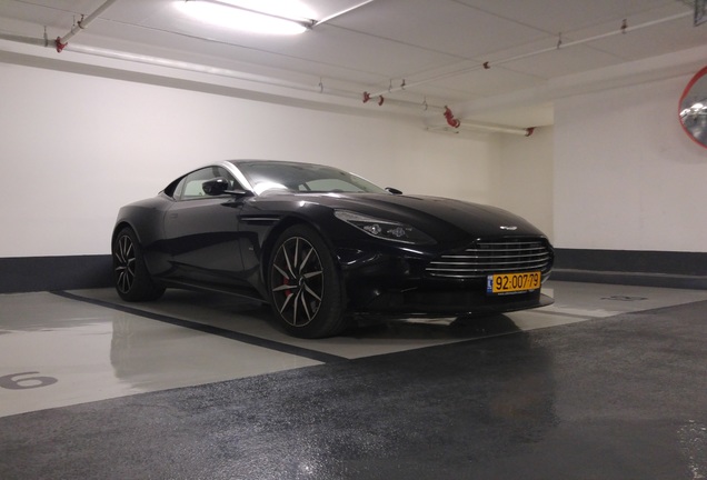 Aston Martin DB11