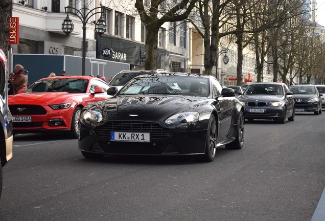 Aston Martin V12 Vantage